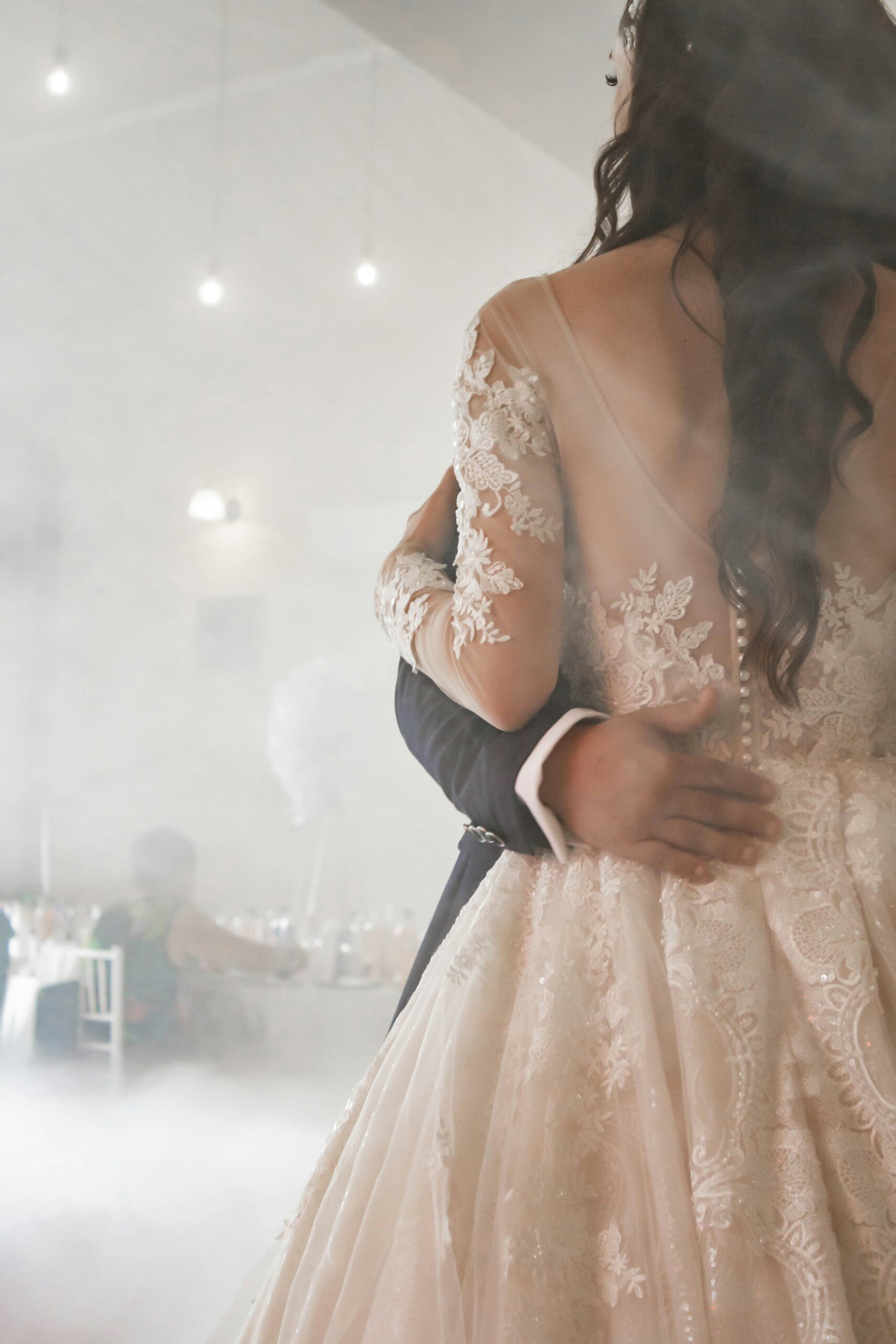 Macchina del fumo scenica utilizzata come effetti speciali per matrimoni romantici.