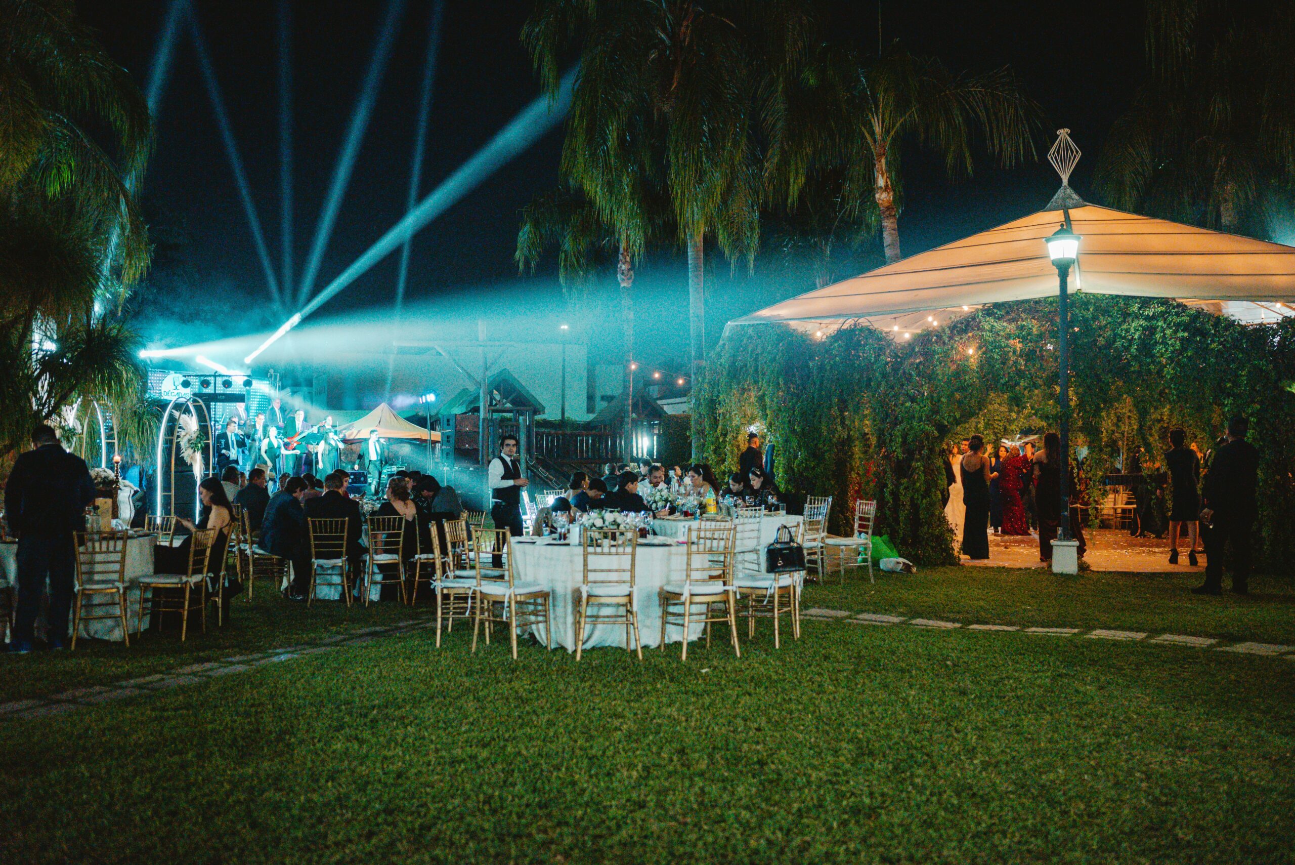 Wedding planner coordina la musica per i matrimoni garantendo momenti perfetti e senza stress