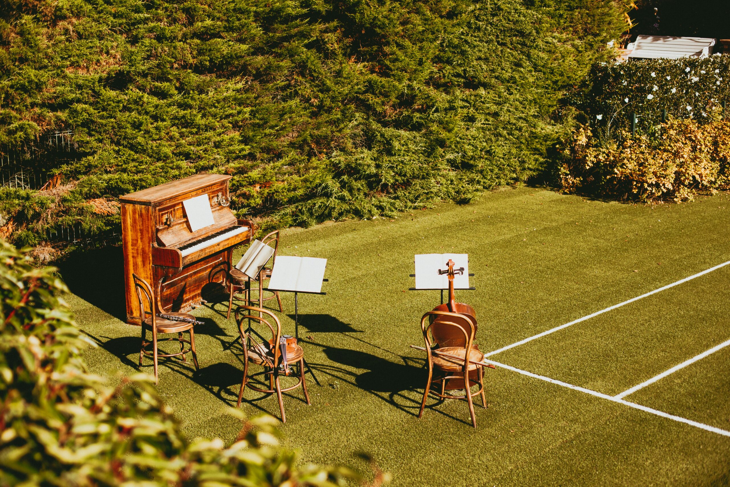 Band dal vivo che offre musica per i matrimoni creando un’atmosfera elegante e romantica